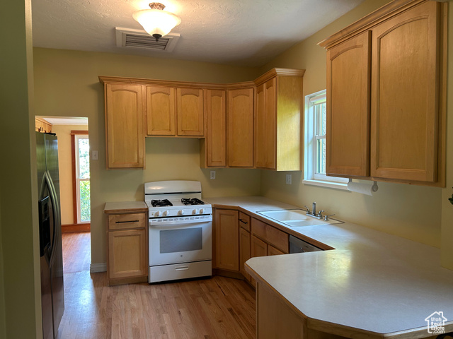 Photo 7 for MLS #2110035 at 722 E 7th Ave