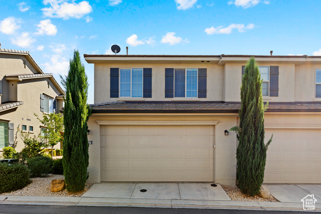 Photo 2 for MLS #2110041 at 1914 E Fiesta Ln