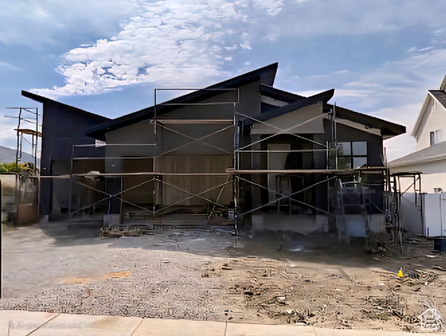MLS #2110054                     located at 283 W Summerhill Ln,
                     Centerville, UT