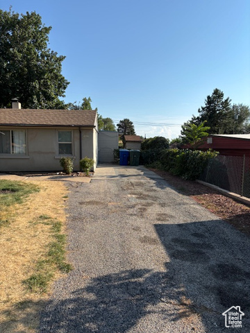 Photo 3 for MLS #2110080 at 1731 E 22nd St