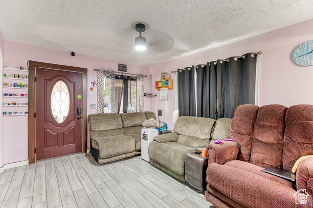 Photo 6 for MLS #2110085 at 3143 Ogden Ave