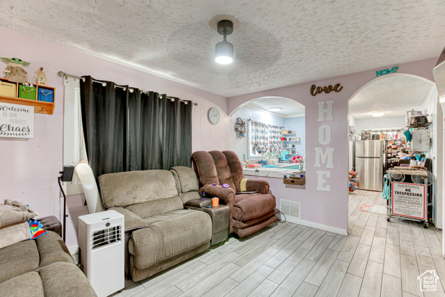 Photo 7 for MLS #2110085 at 3143 Ogden Ave