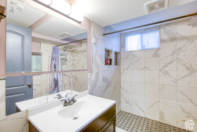 Photo 16 for MLS #2110085 at 3143 Ogden Ave