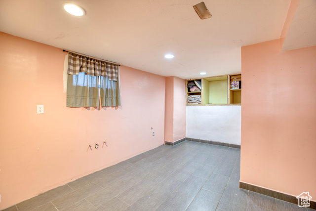 Photo 12 for MLS #2110085 at 3143 Ogden Ave