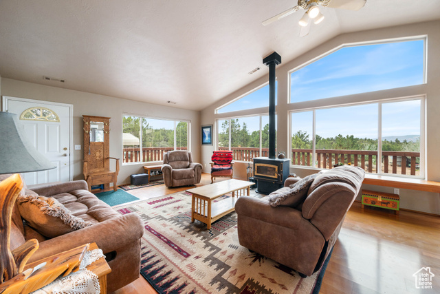 Photo 4 for MLS #2110150 at 635 N Cougar Ln
