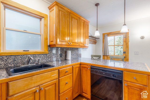 Photo 17 for MLS #2110171 at 1150 Empire Ave #33
