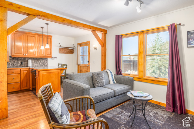 Photo 8 for MLS #2110171 at 1150 Empire Ave #33