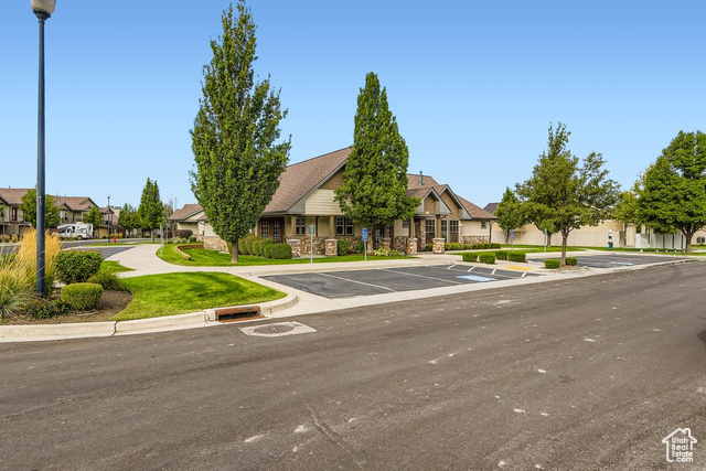 773 W Club Oaks Dr