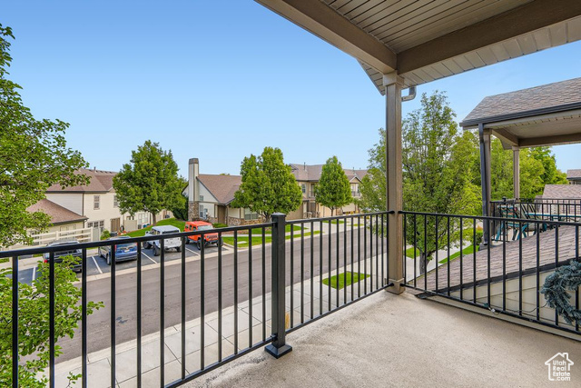 773 W Club Oaks Dr