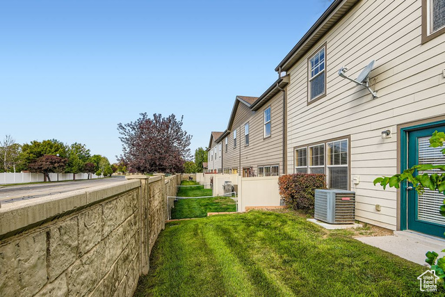 773 W Club Oaks Dr