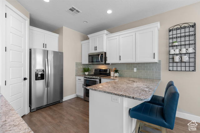 Photo 10 for MLS #2110175 at 871 N Via Del Medio