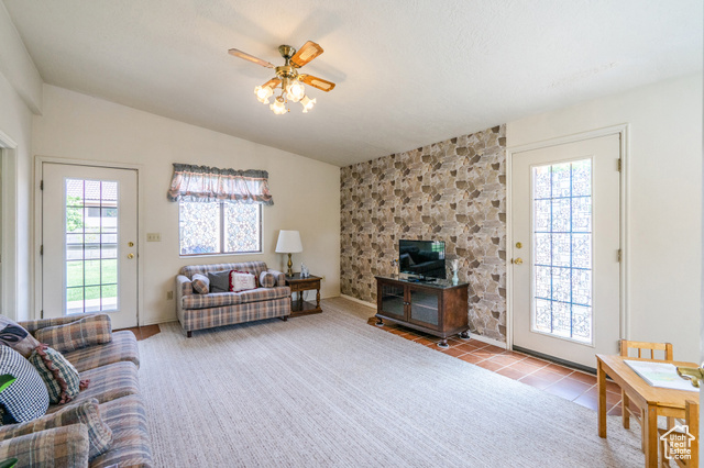 Photo 10 for MLS #2110223 at 3059 Bayberry Cir