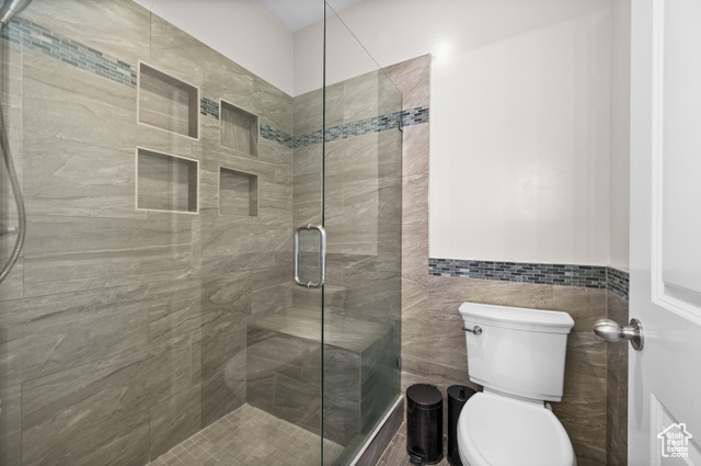 Photo 16 for MLS #2110232 at 2534 W Adelaide Dr