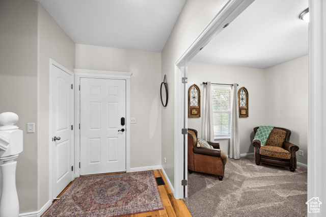 Photo 3 for MLS #2110232 at 2534 W Adelaide Dr