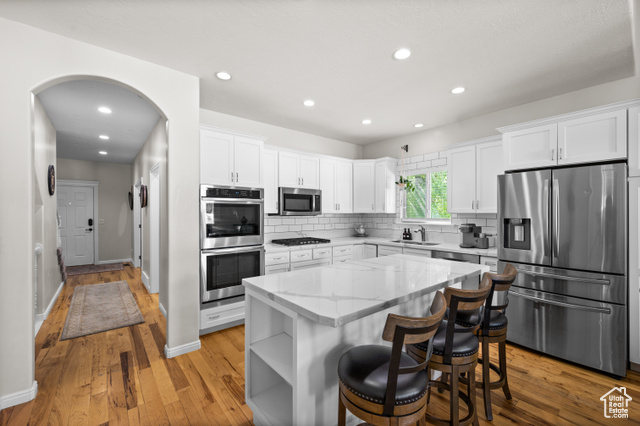 Photo 5 for MLS #2110232 at 2534 W Adelaide Dr
