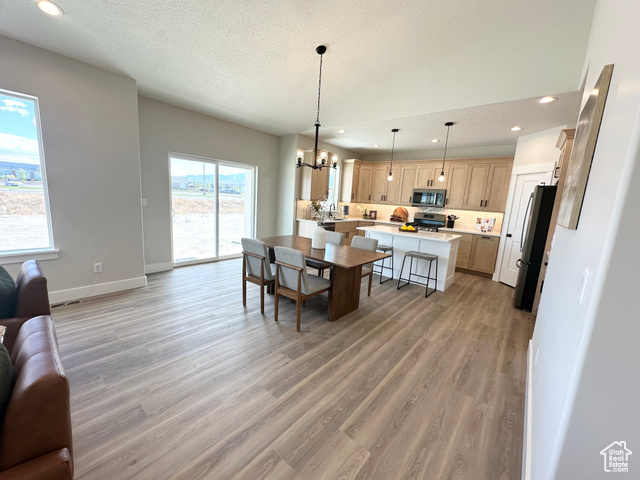 Photo 11 for MLS #2110260 at 634 E Cedar Ct