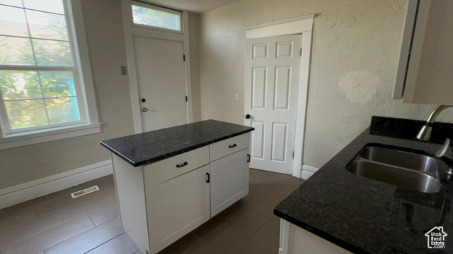Photo 4 for MLS #2110265 at 902 24th St