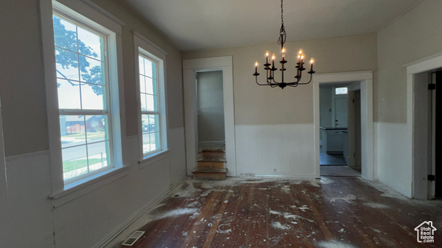 Photo 3 for MLS #2110265 at 902 24th St