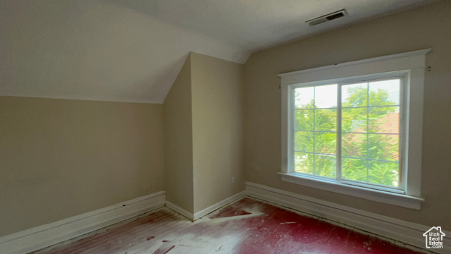 Photo 9 for MLS #2110265 at 902 24th St