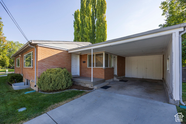 Photo 22 for MLS #2110282 at 1582 E Zenith Ave