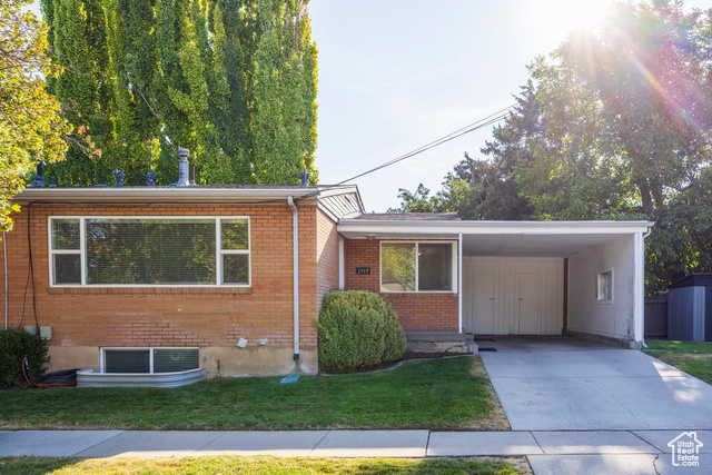 Photo 21 for MLS #2110282 at 1582 E Zenith Ave