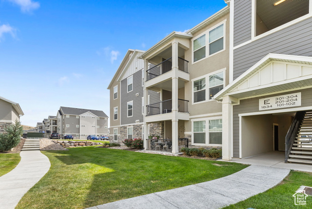 Photo 7 for MLS #2110342 at 1834 W Newcastle Ln #201