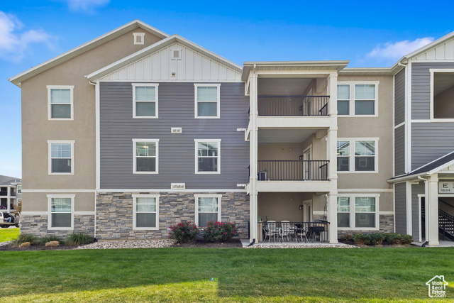 Photo 5 for MLS #2110342 at 1834 W Newcastle Ln #201