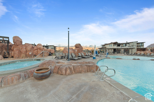 Photo 35 for MLS #2110349 at 2331 Mesa Rd #D-12