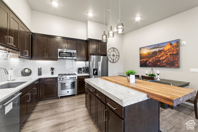 Photo 10 for MLS #2110349 at 2331 Mesa Rd #D-12