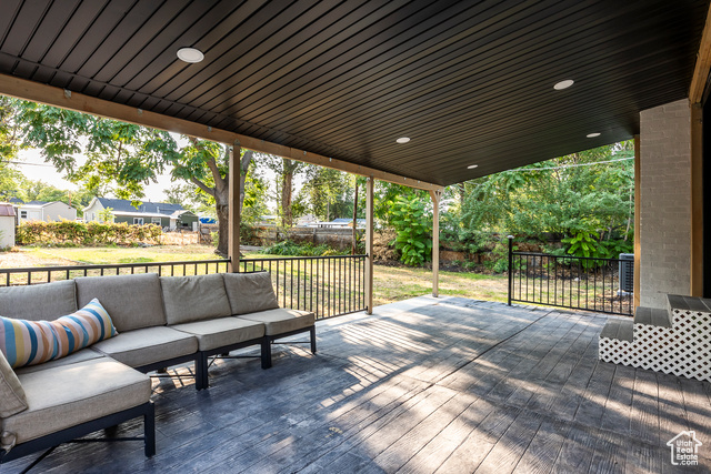Photo 23 for MLS #2110360 at 1220 S Redwood Dr
