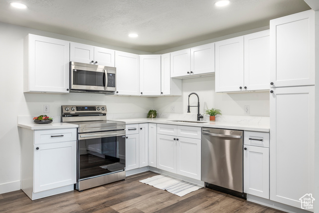 Photo 4 for MLS #2110360 at 1220 S Redwood Dr