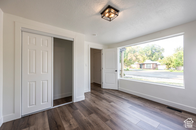 Photo 13 for MLS #2110360 at 1220 S Redwood Dr