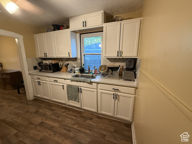 Photo 6 for MLS #2110378 at 866 W Pacific Ave