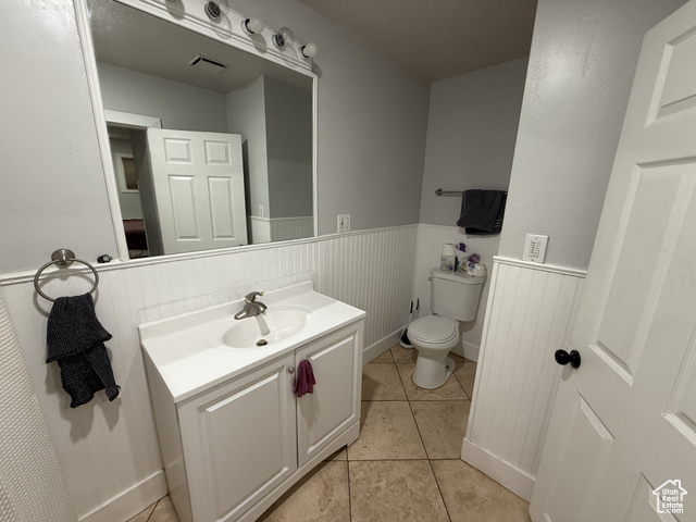 Photo 12 for MLS #2110378 at 866 W Pacific Ave