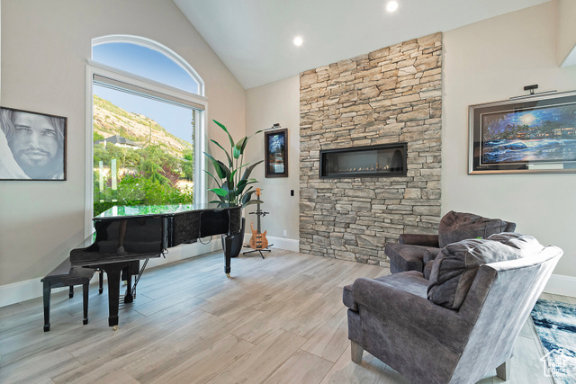 Photo 10 for MLS #2110426 at 2373 E Bear Hills Cir