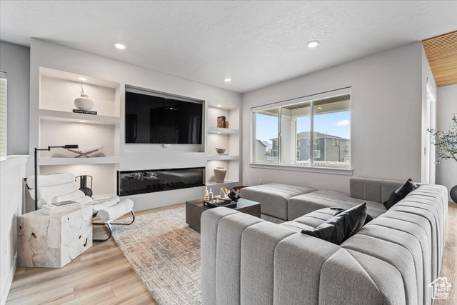 Photo 4 for MLS #2110492 at 2514 N Geranium Dr #247