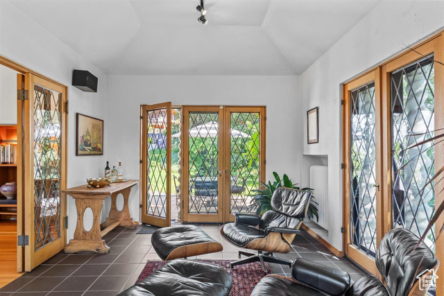 Photo 7 for MLS #2110495 at 243 S Elizabeth St