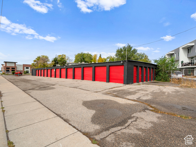 Photo 7 for MLS #2110597 at 260 W Antelope Dr