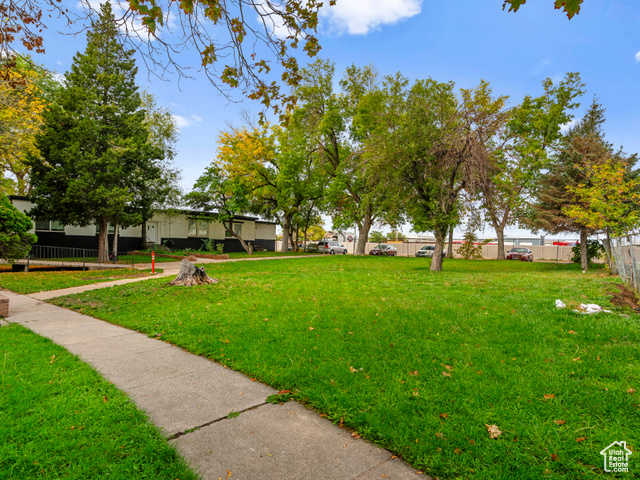 Photo 15 for MLS #2110597 at 260 W Antelope Dr
