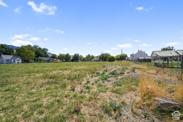 Photo 10 for MLS #2110599 at 768 W 24th St