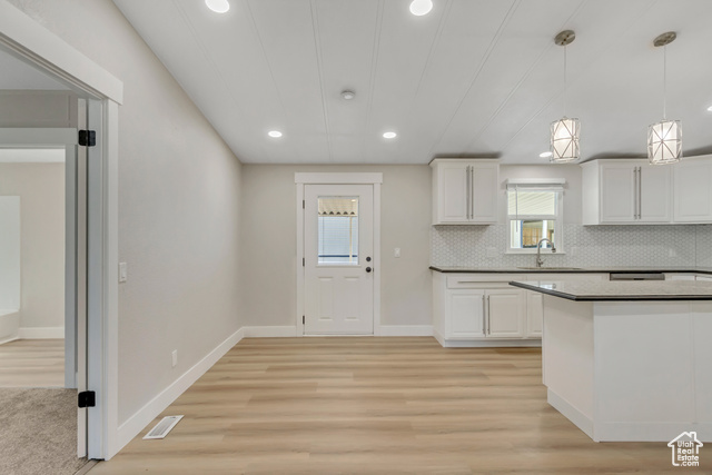 Photo 4 for MLS #2110610 at 562 Lancelot #60