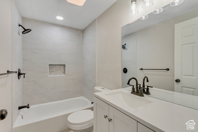 Photo 10 for MLS #2110610 at 562 Lancelot #60