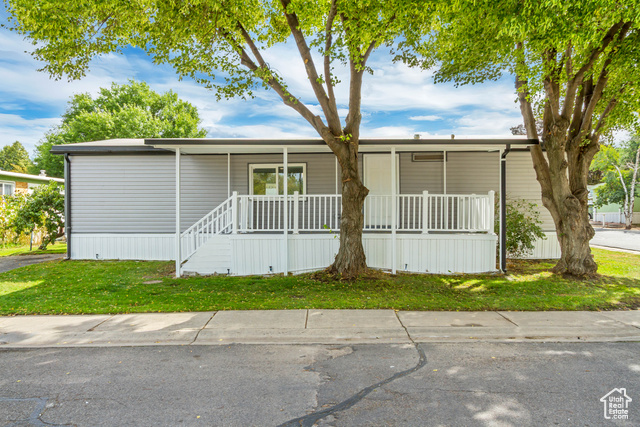Photo 18 for MLS #2110610 at 562 Lancelot #60