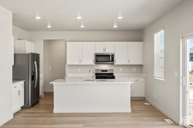 Photo 13 for MLS #2110644 at 943 N 200 East #31