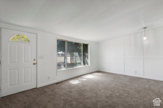 Photo 4 for MLS #2110645 at 1456 Scott Cir