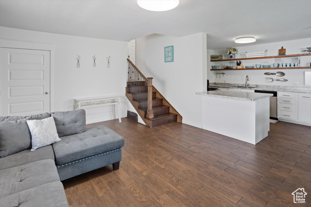 Photo 4 for MLS #2110664 at 573 N 850 West