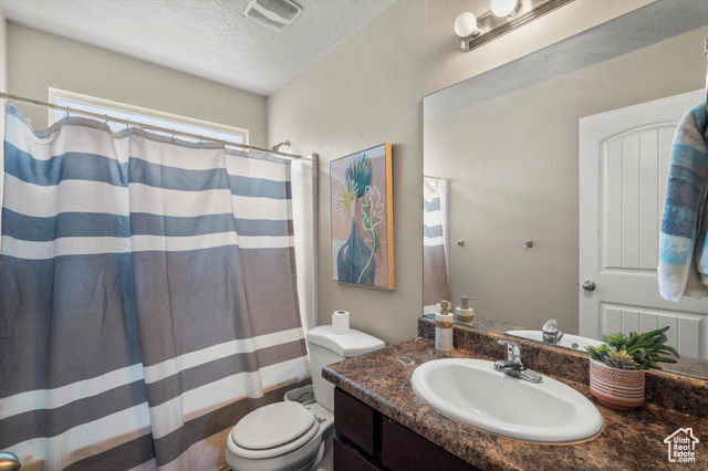 Photo 17 for MLS #2110665 at 1573 W Kinloch Way