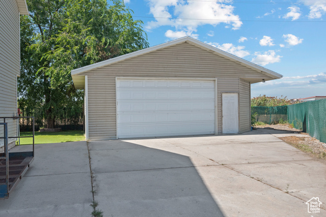 Photo 3 for MLS #2110668 at 1989 W Sir Timothy Ave