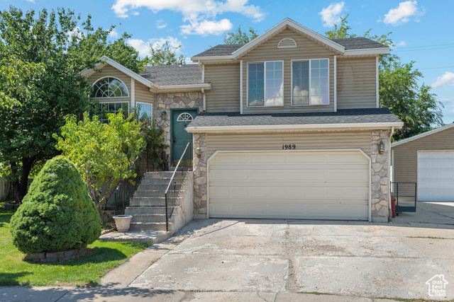 MLS #2110668 - 1989 W Sir Timothy Ave