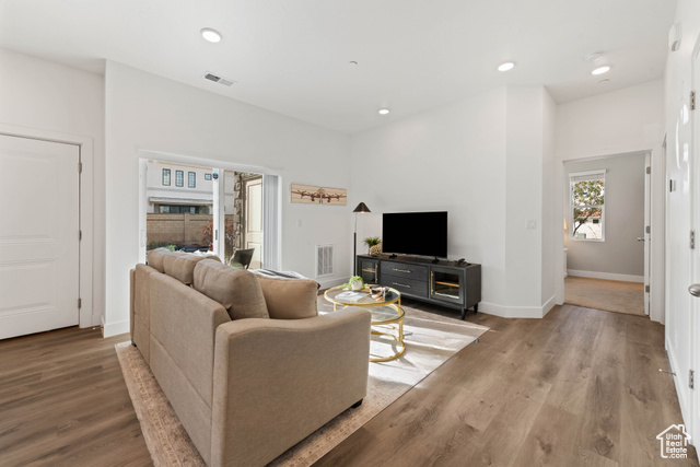 Photo 10 for MLS #2110706 at 5801 S Garnet Dr #1-101